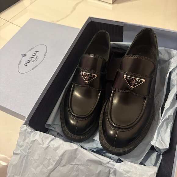 Prada Women's Black Loafers - Picture 1 of 3